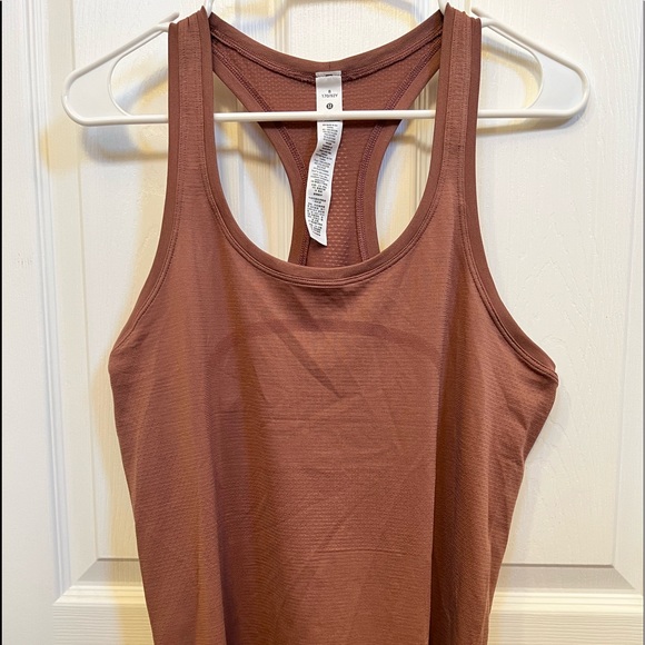 Lululemon tank top size 8, excellent condition - Picture 1 of 3